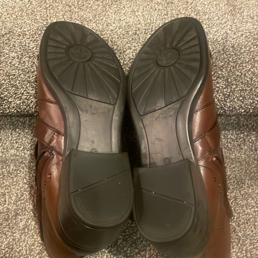 Bussola Leather Ankle Boots - Picture 9 of 10